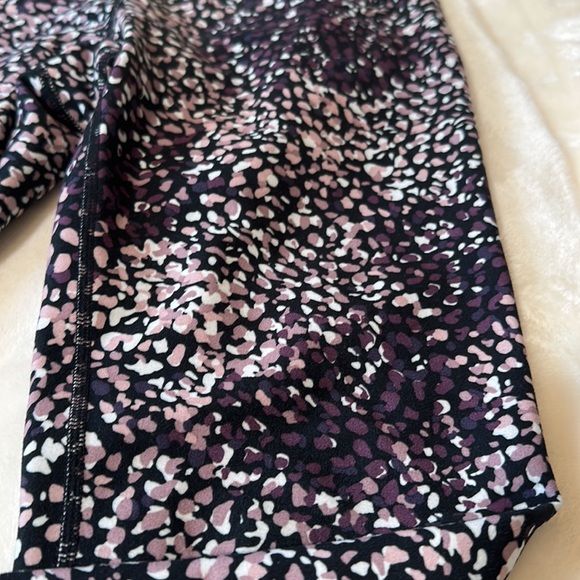 Balance Collection cropped legging - Picture 2 of 7